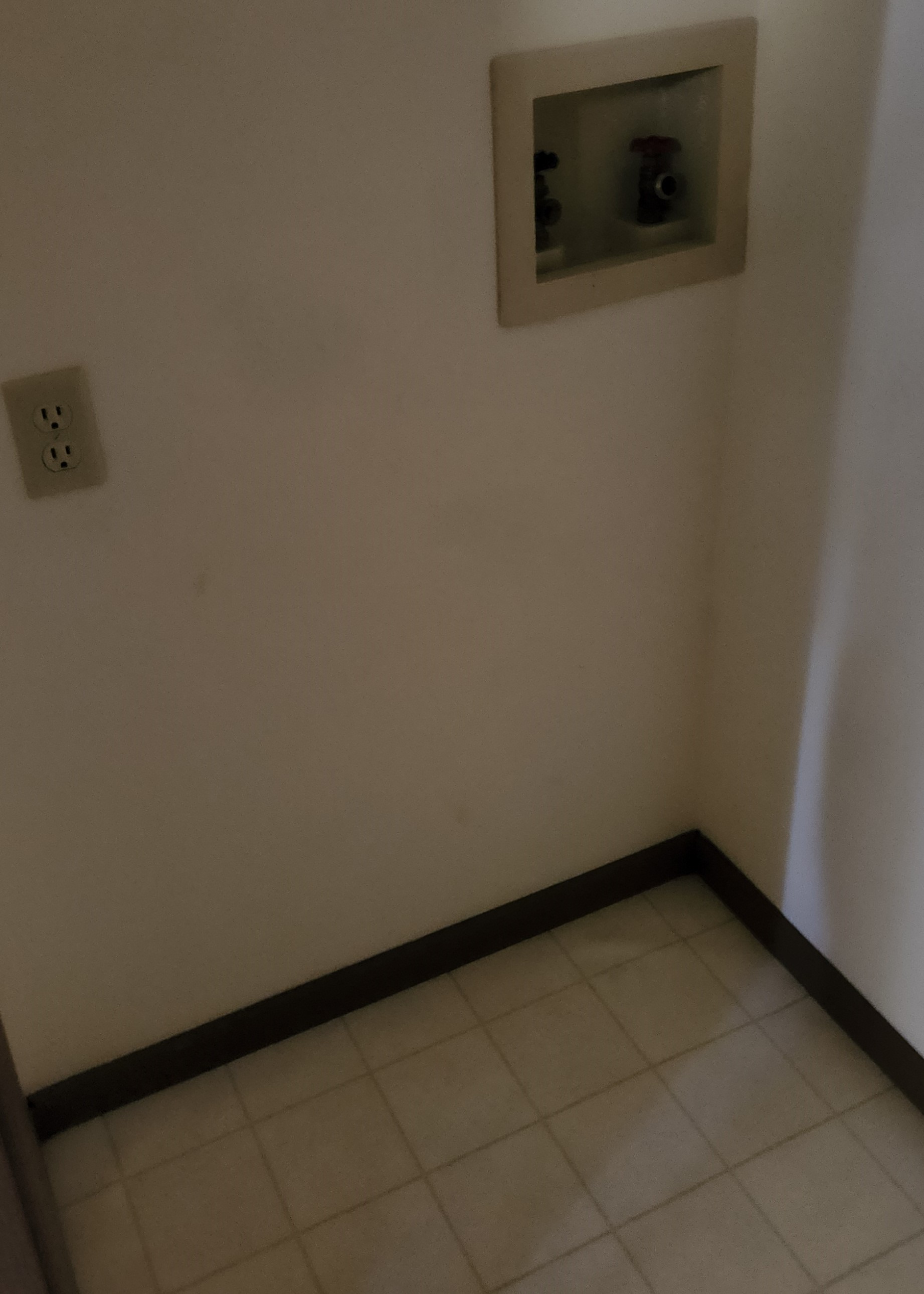 905 B Meadowbrook  1.jpg